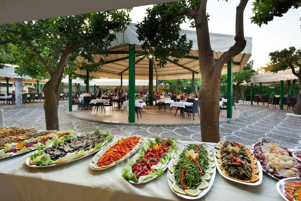 Grand Hotel Parco Del Sole ซานตาเญลโล ภายนอก รูปภาพ